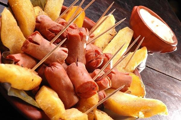 img_como_hacer_salchipapas_39873_600